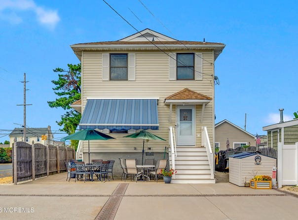 111 Princeton Avenue, Lavallette, NJ 08735