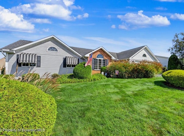 425 Thomas Drive, Dunmore, PA 18512