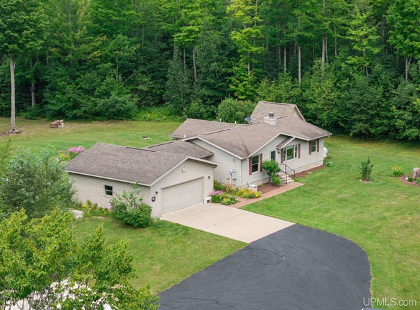 3761 N M-67 Highway, Chatham, MI 49816