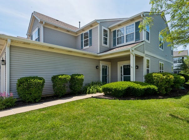 3158 Falling Waters Lane, Lindenhurst, IL 60046