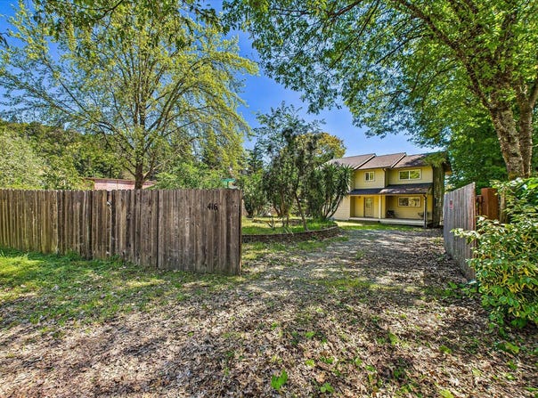 416 Birdie Lane, Redway, CA 95560