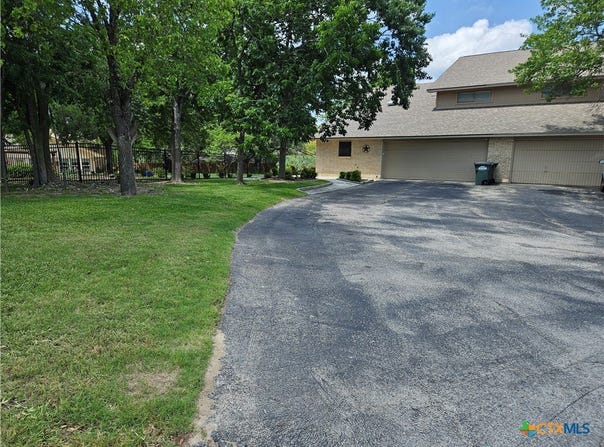 3901 Chisholm Trail, Salado, TX 76571