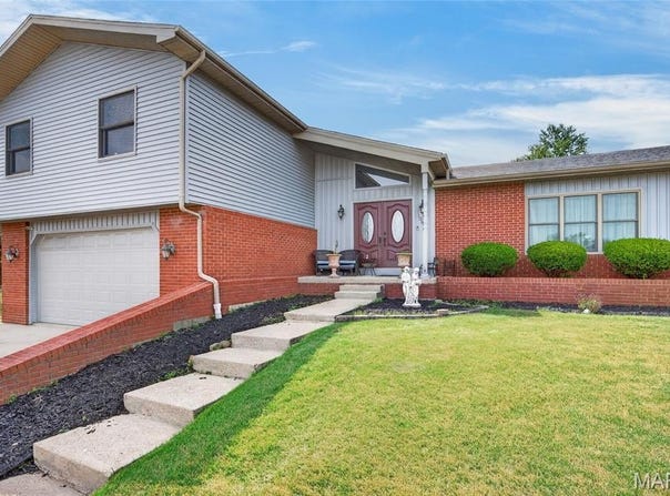 106 Meadow Lane, St Robert, MO 65584