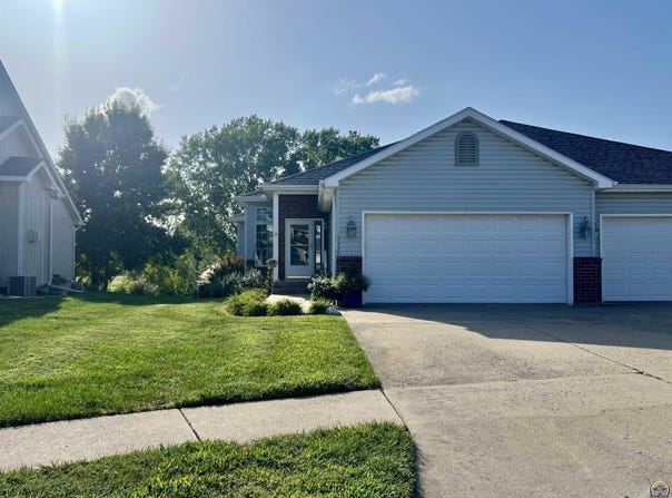 3339 SW Mariposa PL, Topeka, KS 66614