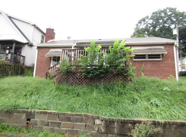 1015 6th Ave, Brackenridge, PA 15014
