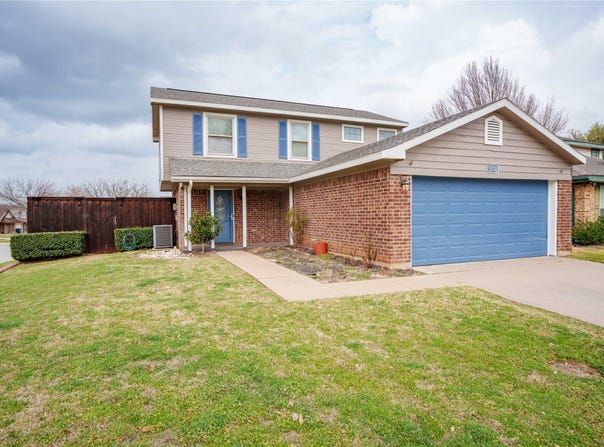 1524 Briarcrest Drive, Grapevine, TX 76051