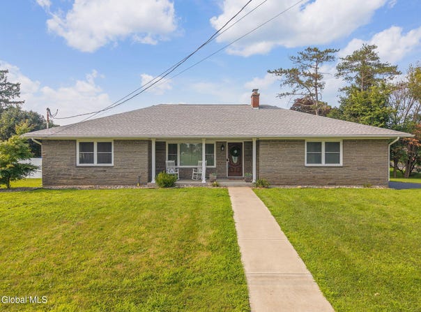1000 John Alden Lane, Schenectady, NY 12306