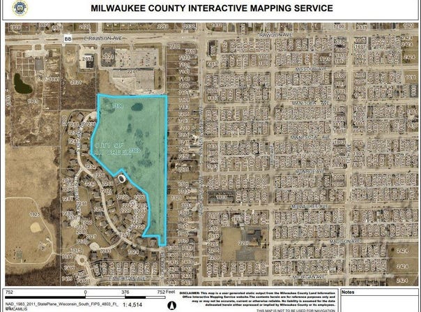 7300 S Delaine Dr, Oak Creek, WI 53154