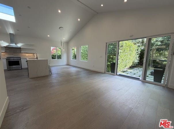 15122 Morrison St, Sherman Oaks, CA 91403