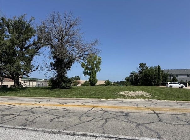 623 E Young Avenue, Warrensburg, MO 64093