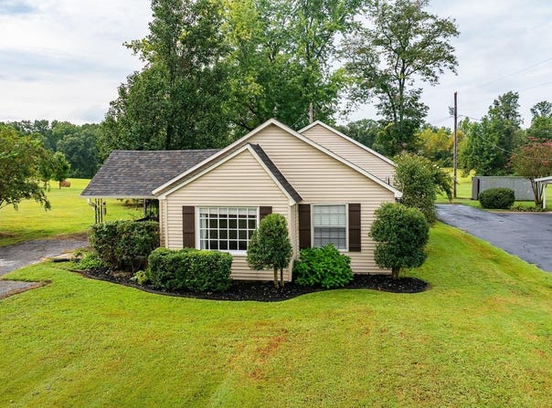 551 Pikeview St, Dresden, TN 38225