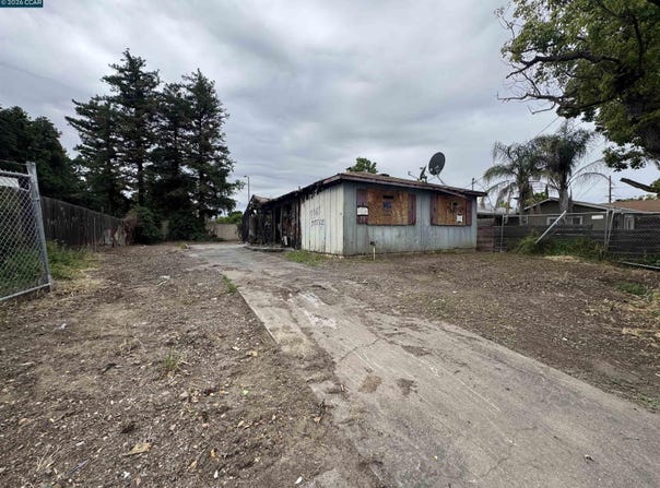 652 School St, Pittsburg, CA 94565