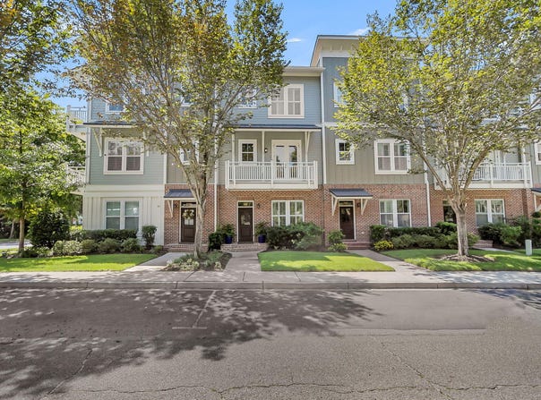 98 Vincent Drive, Mount Pleasant, SC 29464