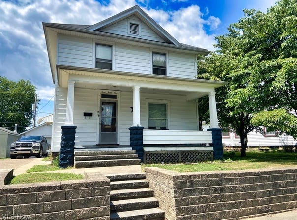 341 Hamilton Avenue, Coshocton, OH 43812