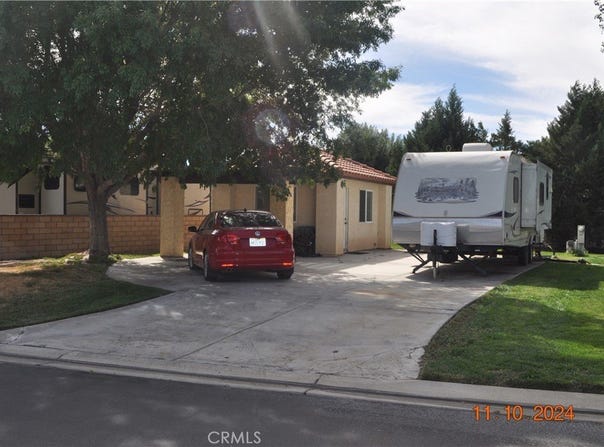 11600 Ridgemark Road, Apple Valley, CA 92308