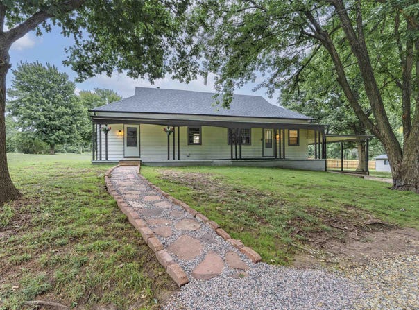 1701 E Chestnut Ave., Arkansas City, KS 67005
