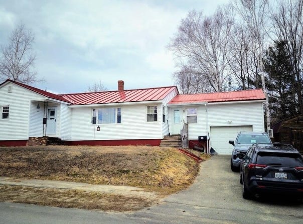 77 Connecticut Avenue, Millinocket, ME 04462