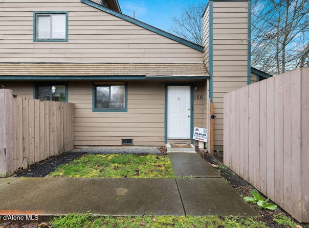 126 E Willow Tree Ln, Hayden, ID 83835