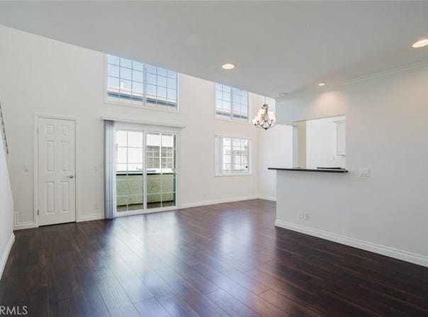 21529 Saticoy Street, Canoga Park, CA 91304