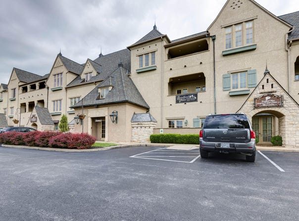 1531 E Bradford Parkway, Springfield, MO 65804