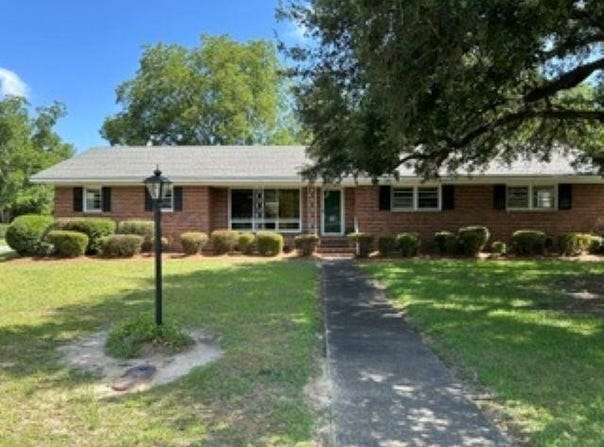 500 E Andrews St., Hemingway, SC 29554