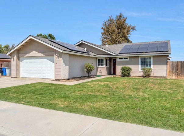 1050 Cherry Lane, Lemoore, CA 93245