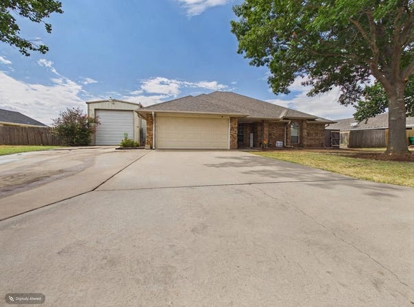 1424 QUAIL RUN, Burkburnett, TX 76354