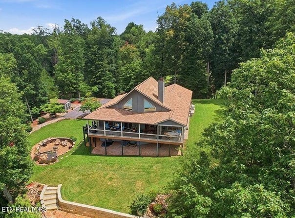 583 Cliff Park Rd, Monterey, TN 38574