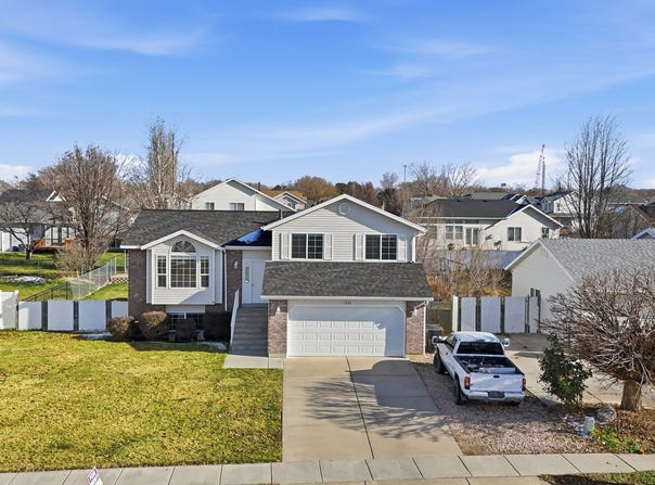 1932 N 810 W, Clinton, UT 84015