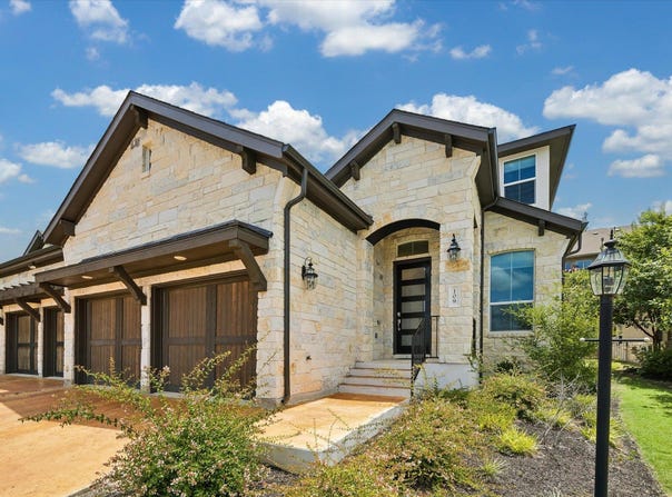 109 Beneteau Dr, Austin, TX 78738