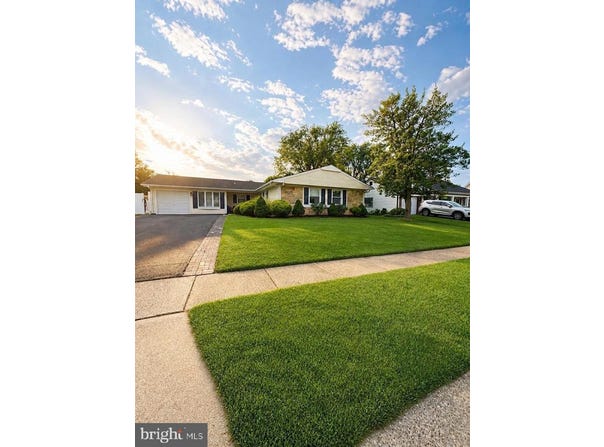 28 GIMBLE Lane, WILLINGBORO, NJ 08046