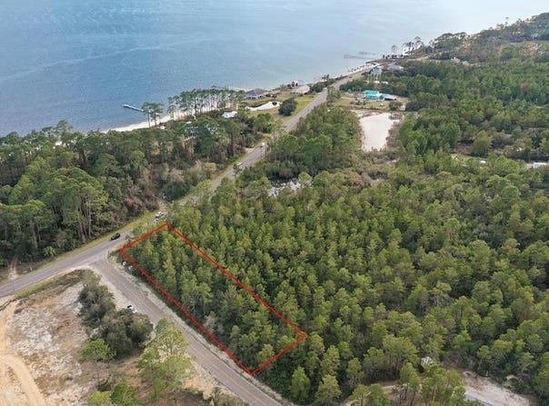 2041 Hwy 98 W, Carrabelle, FL 32322