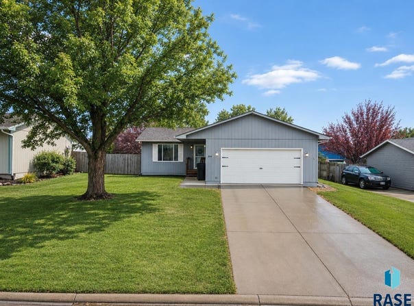 204 N Steven St, Worthing, SD 57077