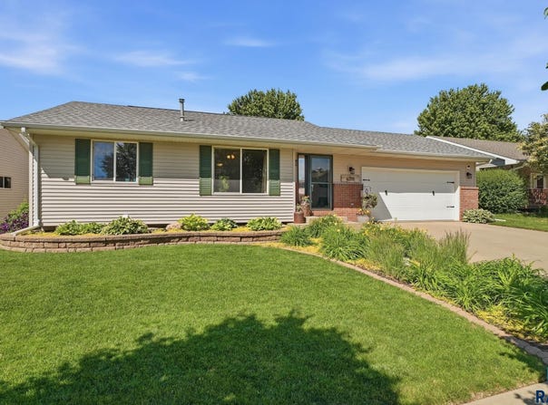 4209 Alaska Ave, Sioux Falls, SD 57107