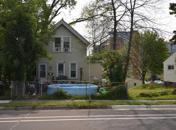 1026 E 3rd St, Duluth, MN 55805