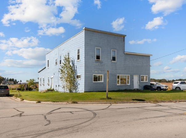 N4903 BALLARD Road, APPLETON, WI 54913-9517