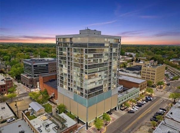 432 S Washington Avenue, Royal Oak, MI 48067