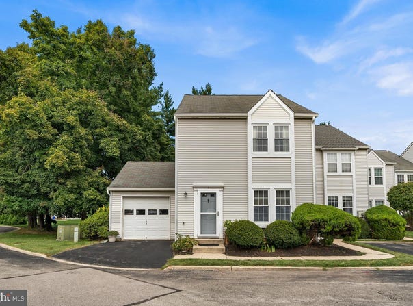 1 MAPLE Drive, CONSHOHOCKEN, PA 19428