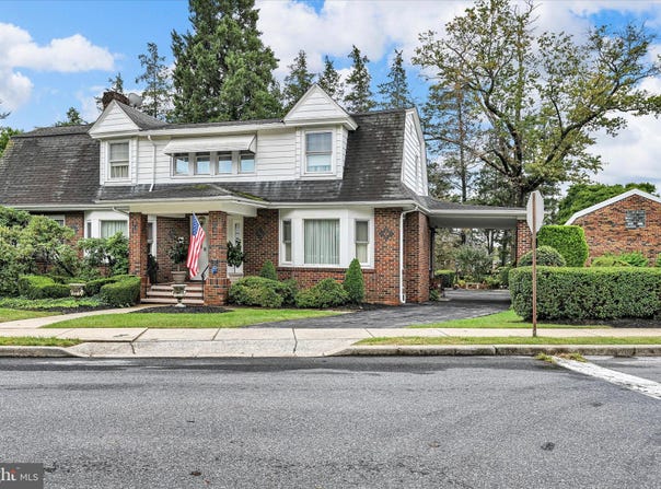 24 UPLAND Road, WYOMISSING HILLS, PA 19609