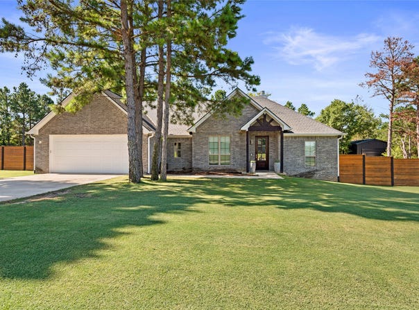 19355 Cedarpark Place, Lindale, TX 75771