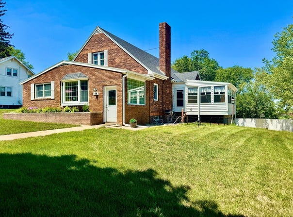 504 W 2nd St, Laurel, NE 68745
