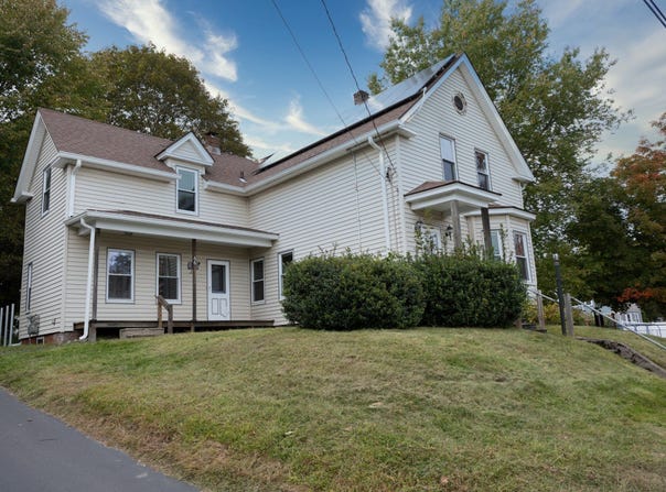 66 Phillips St, Fitchburg, MA 01420