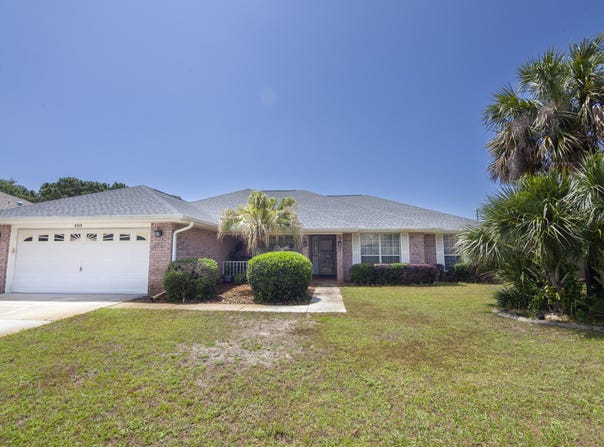 8213 Hartington Drive, Navarre, FL 32566