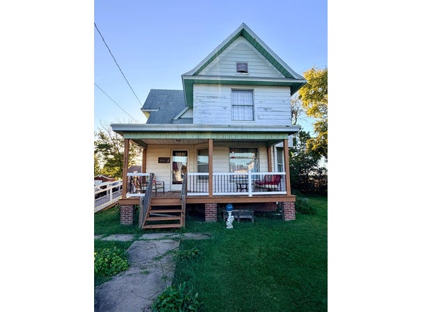 475 Church St, Fairview, IL 61432