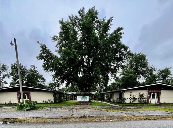 814 Walnut Street, Chetopa, KS 67336
