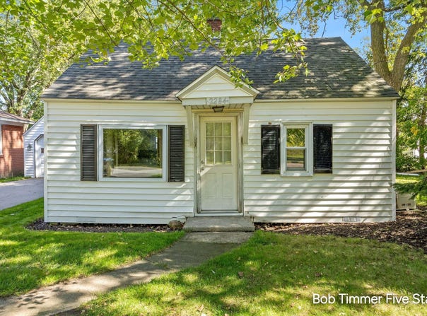 2284 104th Avenue, Zeeland, MI 49464