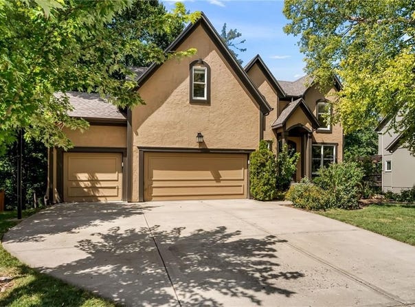 4606 AMINDA Street, Shawnee, KS 66226