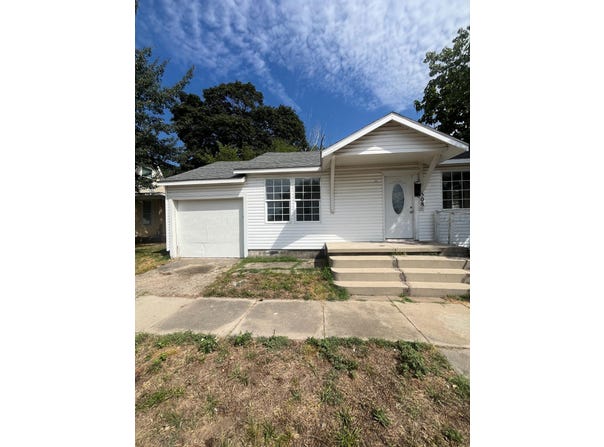508 E Cale Street, Monett, MO 65708