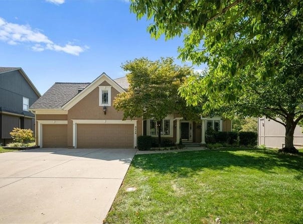 8426 Haven Street, Lenexa, KS 66219