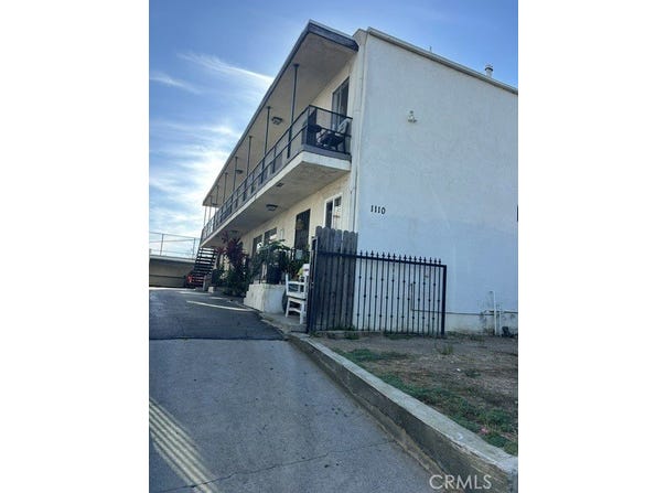 1110 S Kenmore, Los Angeles, CA 90006